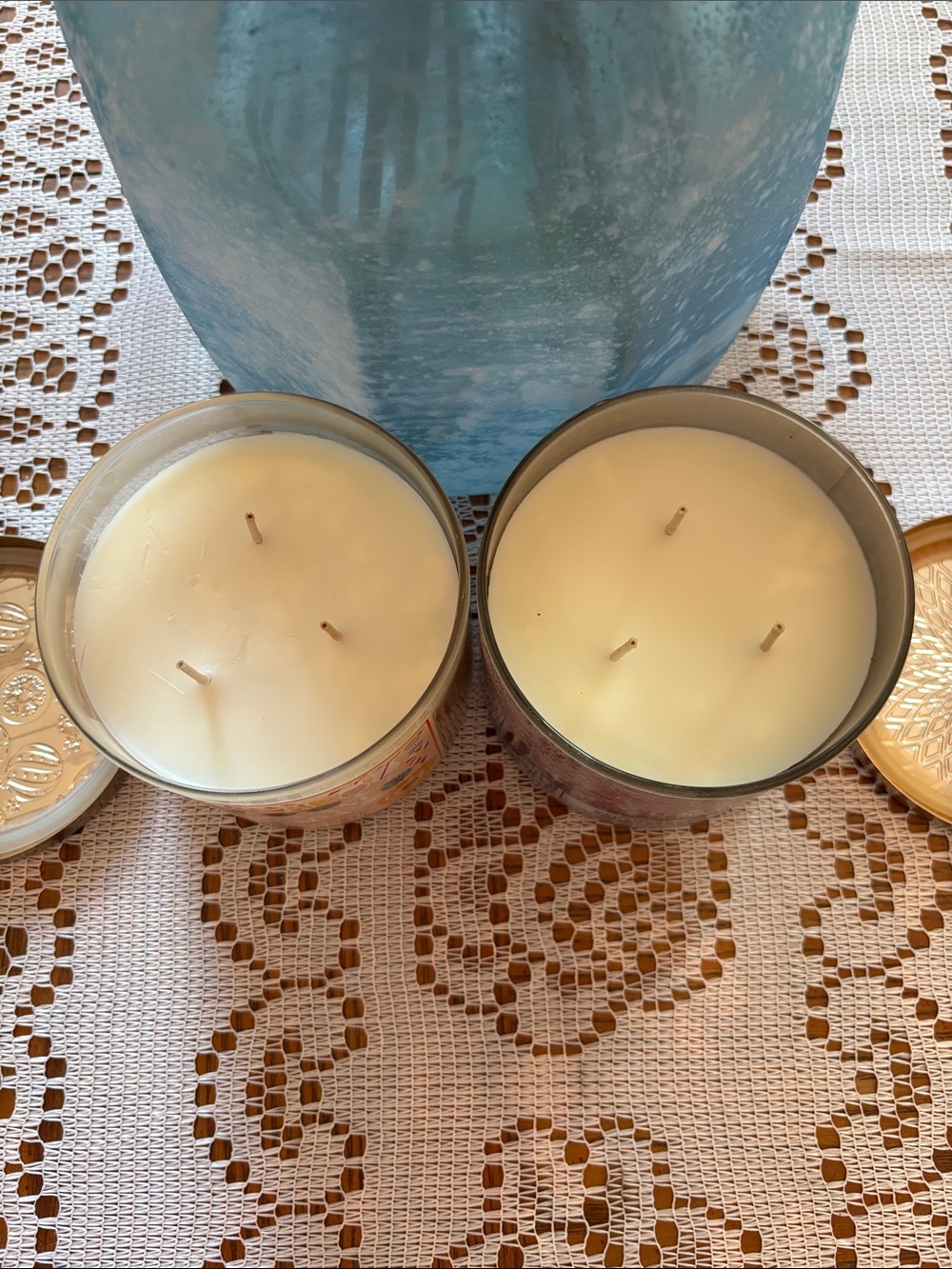 Bath & Body Works Candy Cane Colada and Strawberry Snowflakes 3-wick Candles - Picture 2 of 4